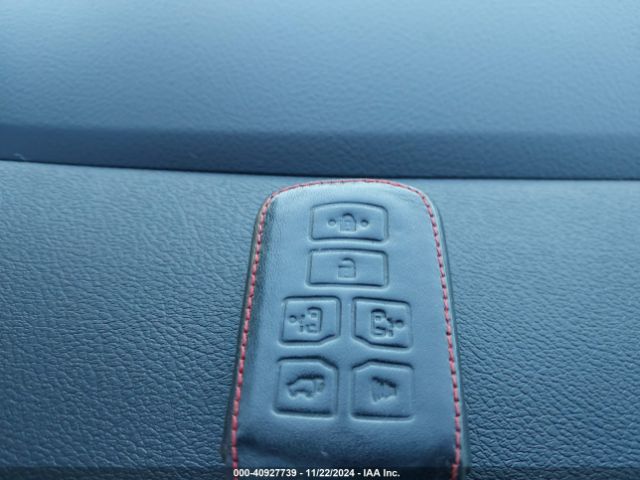 5TDYZ3DC0HS862383 Toyota Sienna Xle 8 Passenger