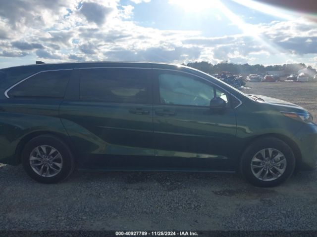 5TDKSKFC4RS135833 Toyota SIENNA LE