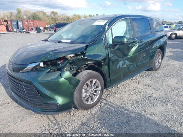 5TDKSKFC4RS135833 Toyota SIENNA LE