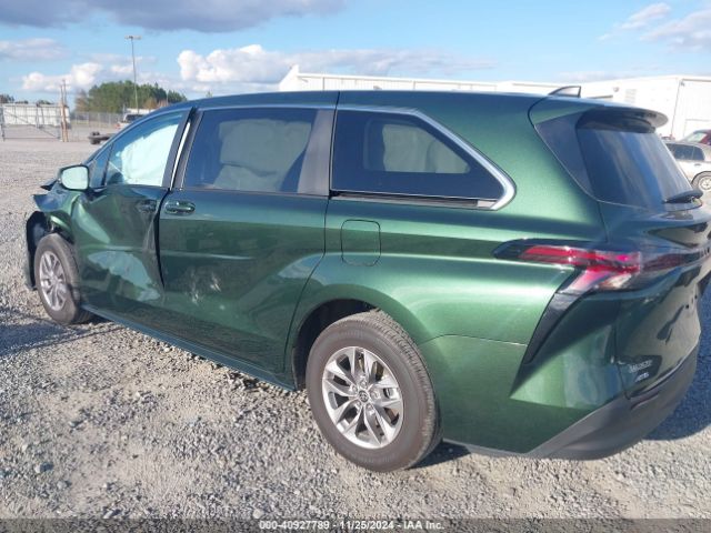 5TDKSKFC4RS135833 Toyota SIENNA LE