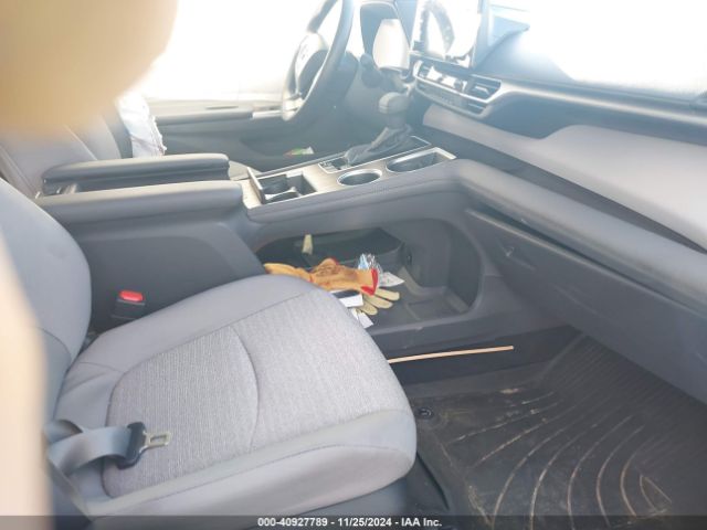 5TDKSKFC4RS135833 Toyota SIENNA LE