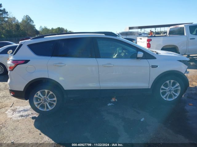 1FMCU0HD2JUC75061 Ford ESCAPE SEL