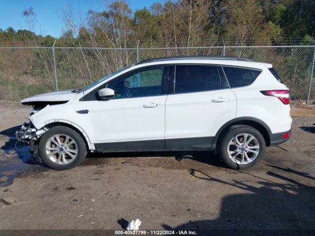 1FMCU0HD2JUC75061 Ford ESCAPE SEL
