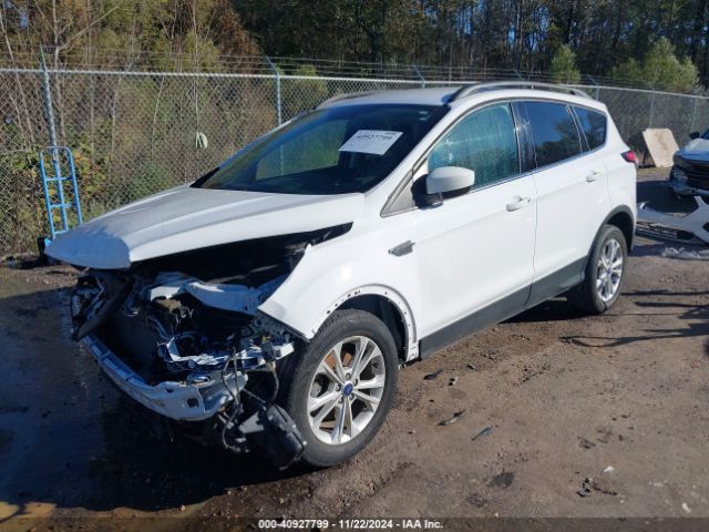 1FMCU0HD2JUC75061 Ford ESCAPE SEL