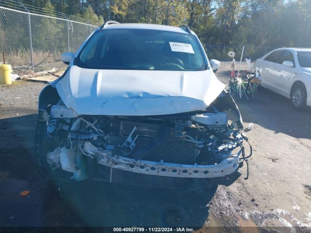 1FMCU0HD2JUC75061 Ford ESCAPE SEL