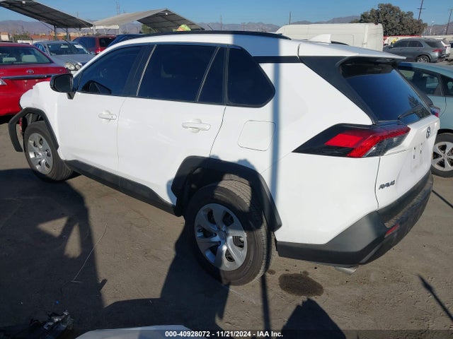 Toyota RAV4 LE 2019 2T3H1RFV1KC006655 Image 3