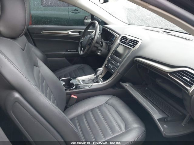 3FA6P0HD9GR190555 Ford FUSION SE