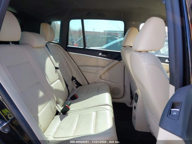WVGAV7AX5GW047585 Volkswagen Tiguan R-line