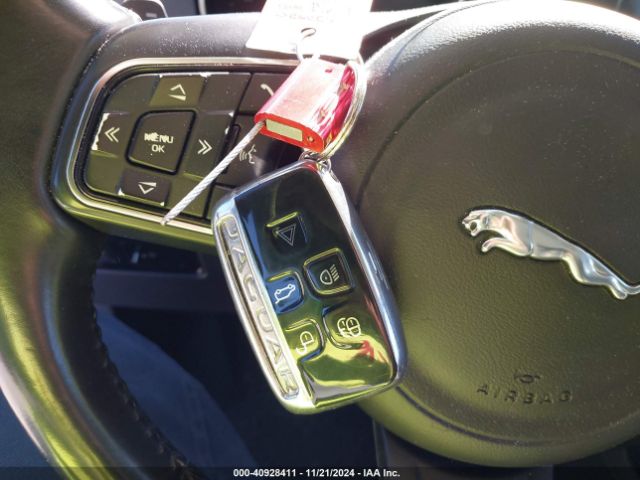 2017 JAGUAR F-PACE SADCK2BV9HA092294 Photo 10