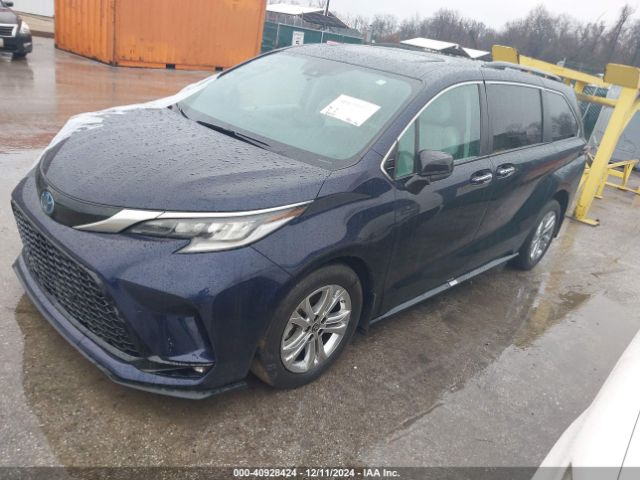 5TDXSKFC6NS070628 Toyota Sienna Xse