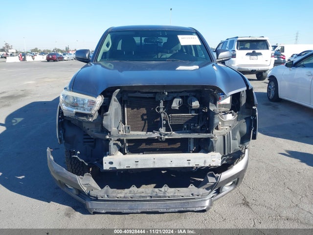 5TFAZ5CN9HX039638 Toyota Tacoma Sr5 V6