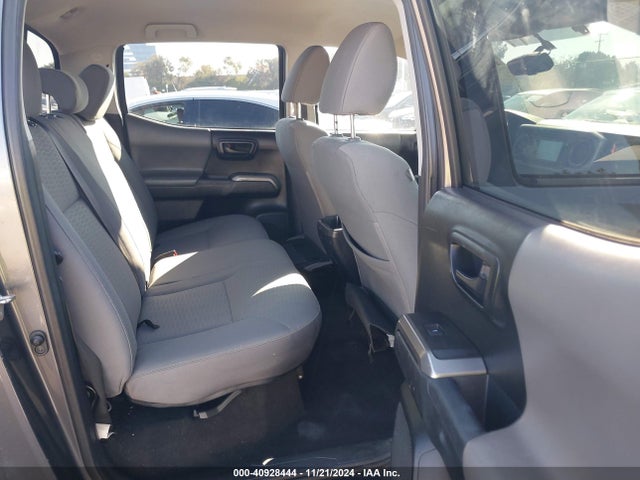 5TFAZ5CN9HX039638 Toyota Tacoma Sr5 V6