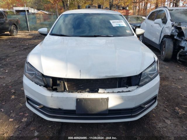 1VWAT7A37GC056603 Volkswagen Passat 1.8t S