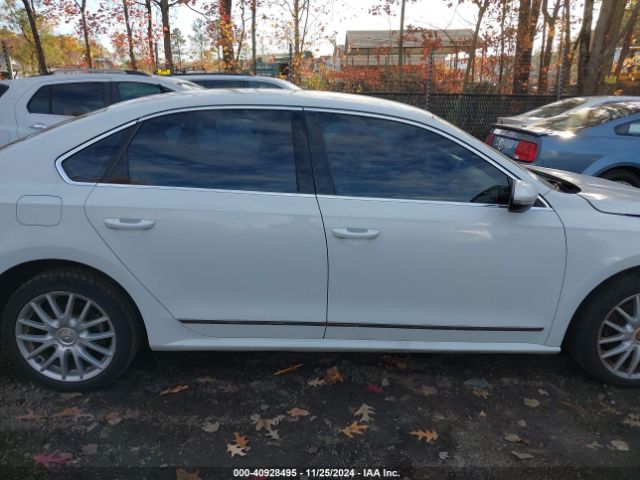 1VWAT7A37GC056603 Volkswagen Passat 1.8t S