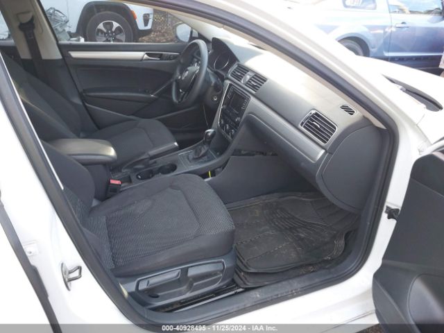 1VWAT7A37GC056603 Volkswagen Passat 1.8t S