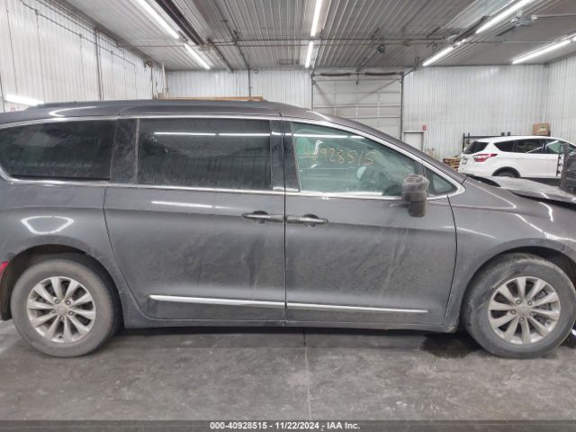 2C4RC1BG9HR614710 Chrysler Pacifica Touring-l