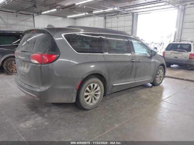 2C4RC1BG9HR614710 Chrysler Pacifica Touring-l