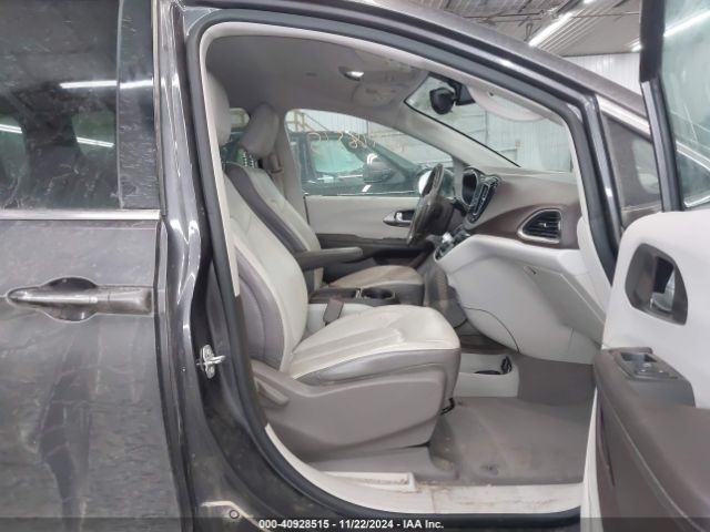 2C4RC1BG9HR614710 Chrysler Pacifica Touring-l