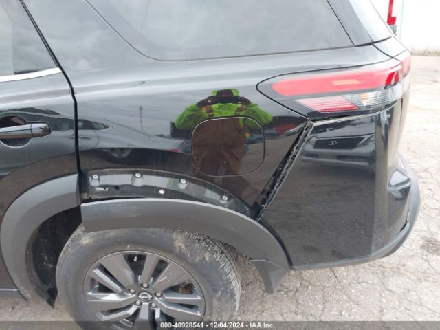 5N1DR3BA0NC238768 Nissan Pathfinder Sv 2wd