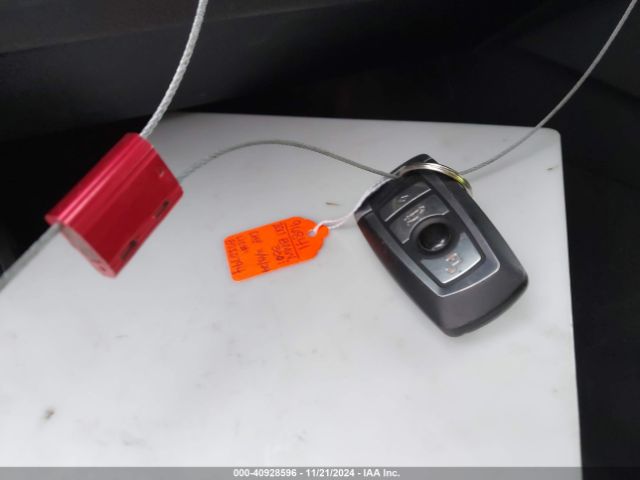 WBA8B9G50HNU09601 BMW 330I
