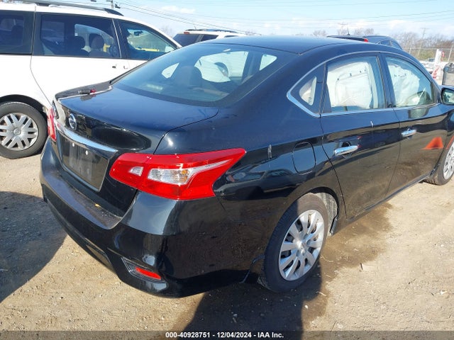 Nissan SENTRA S 2018 3N1AB7AP3JY339641 Image 4