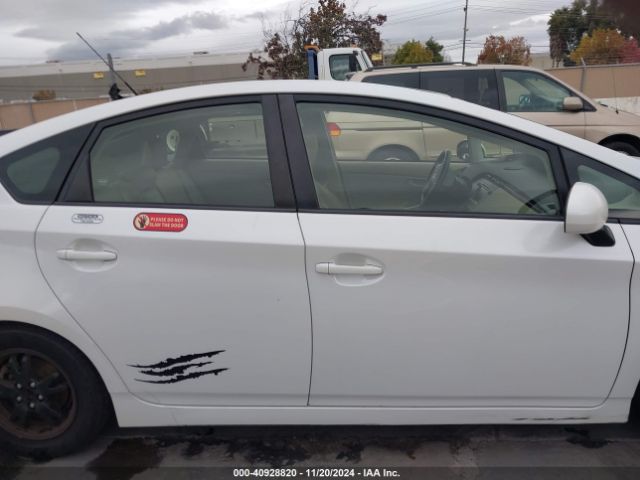 JTDKN3DU5E0386592 Toyota Prius Four