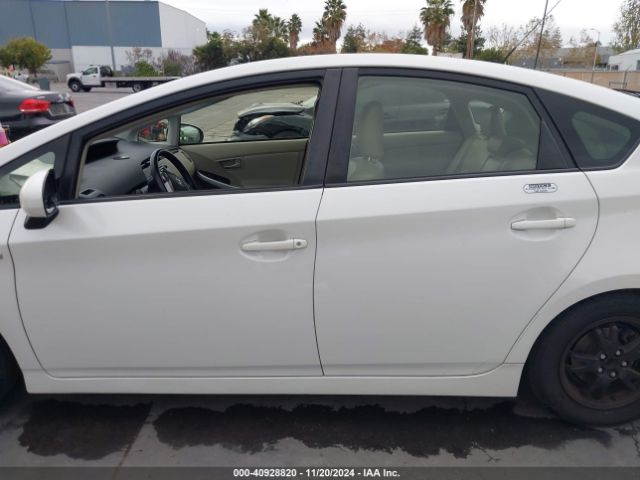 JTDKN3DU5E0386592 Toyota Prius Four