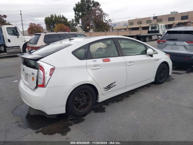 JTDKN3DU5E0386592 Toyota Prius Four