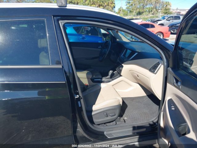 KM8J3CA25HU376318 Hyundai Tucson Limited
