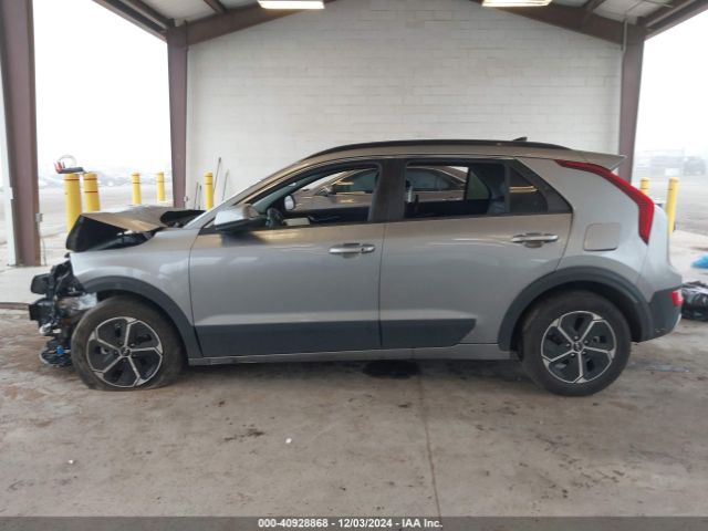 KNDCR3LE8P5061363 KIA NIRO EX