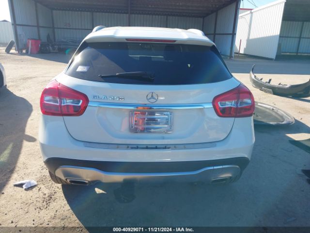 WDCTG4EB0JJ424293 Mercedes-Benz GLA 250