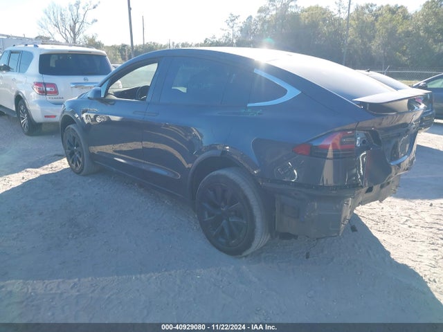 2018 TESLA MODEL X 5YJXCAE23JF126099 Photo 2