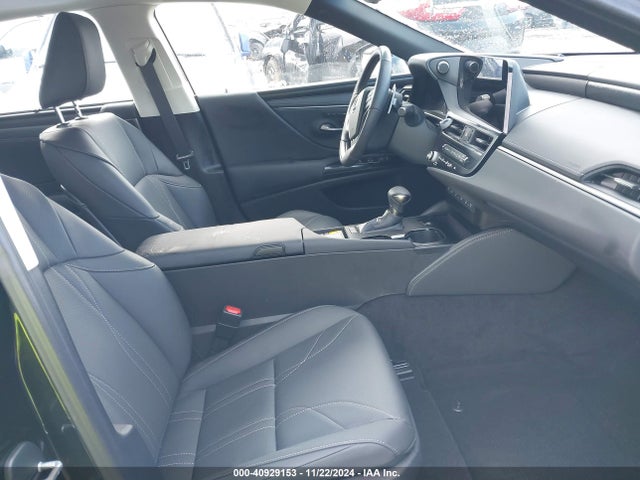 Lexus Es 300h Ultra Luxury 2024 58AFA1C15RU040103 Image 5