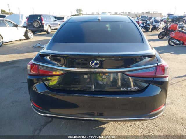 58ACA1C16MU012712 Lexus ES 300H