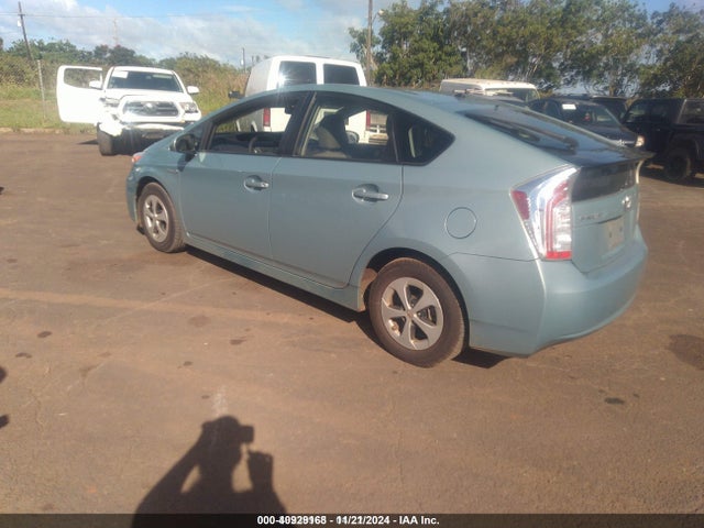 Toyota Prius Two 2015 JTDKN3DU1F2003950 Image 3