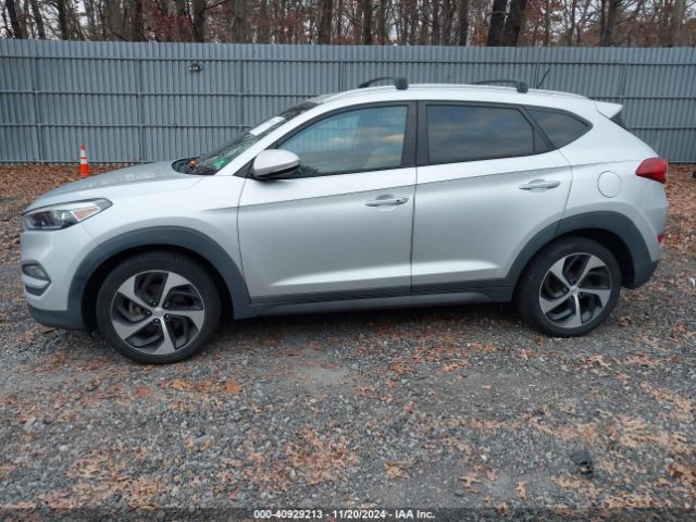 KM8J3CA26GU242528 Hyundai Tucson Sport