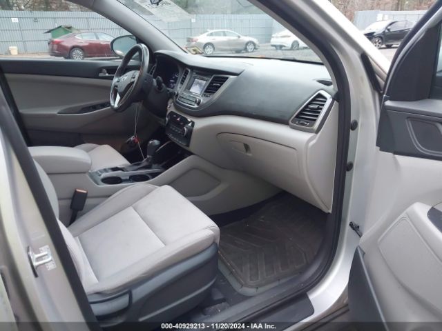 KM8J3CA26GU242528 Hyundai Tucson Sport