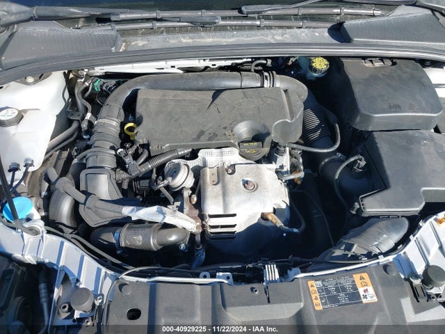 Ford Focus 2015 1FADP3FE7FL348733 Image 21