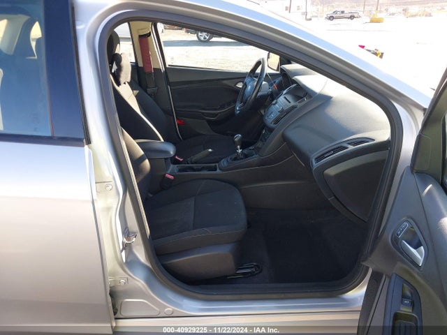 Ford Focus 2015 1FADP3FE7FL348733 Image 16