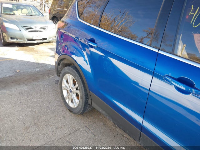 Ford ESCAPE SE 2017 1FMCU0GD3HUB96185 Image 6