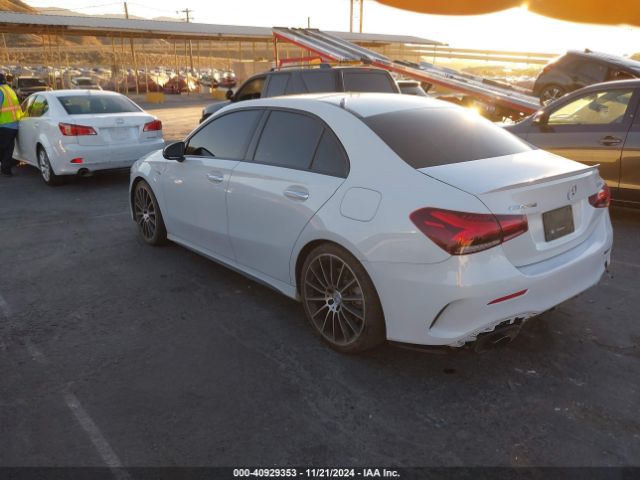 2021 MERCEDES-BENZ AMG A 35 W1K3G5BB0MJ304407 Photo 2