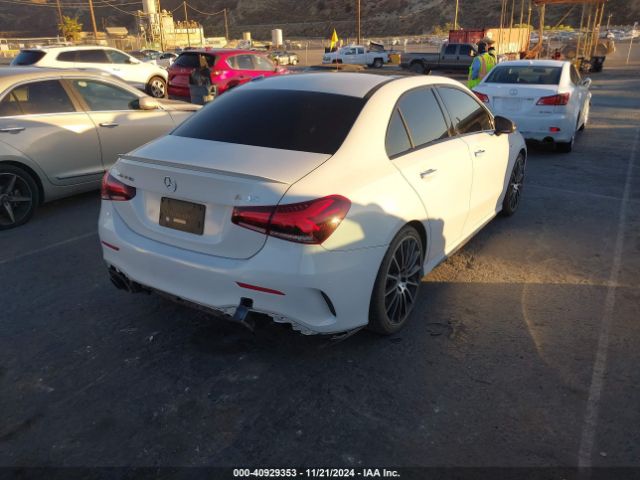 2021 MERCEDES-BENZ AMG A 35 W1K3G5BB0MJ304407 Photo 3