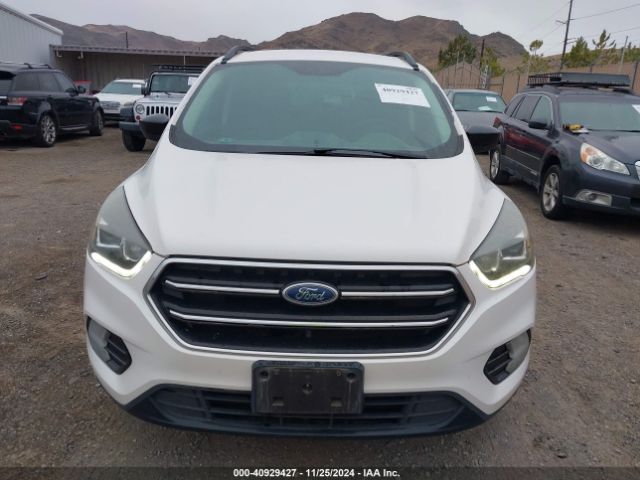 1FMCU0GD6HUC11195 Ford ESCAPE SE