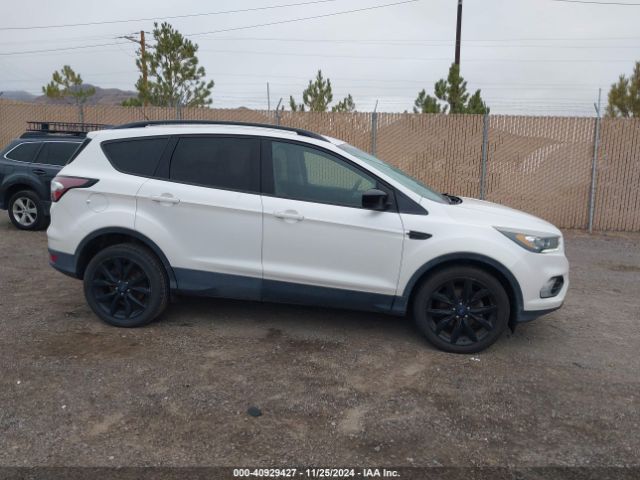 1FMCU0GD6HUC11195 Ford ESCAPE SE