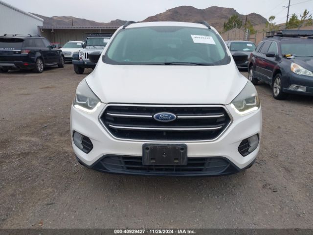 1FMCU0GD6HUC11195 Ford ESCAPE SE