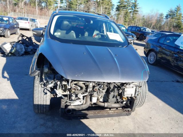 1FMCU9J91EUE44910 Ford Escape Titanium
