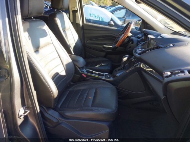 1FMCU9J91EUE44910 Ford Escape Titanium