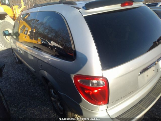 2006 CHRYSLER TOWN & COUNTRY 2A4GP54L06R845287 Photo 2