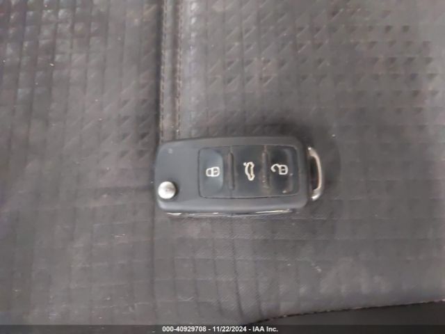 3VW2K7AJXFM272321 Volkswagen Jetta 2.0l S