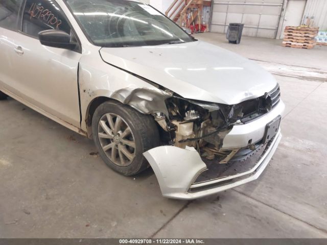 3VW2K7AJXFM272321 Volkswagen Jetta 2.0l S